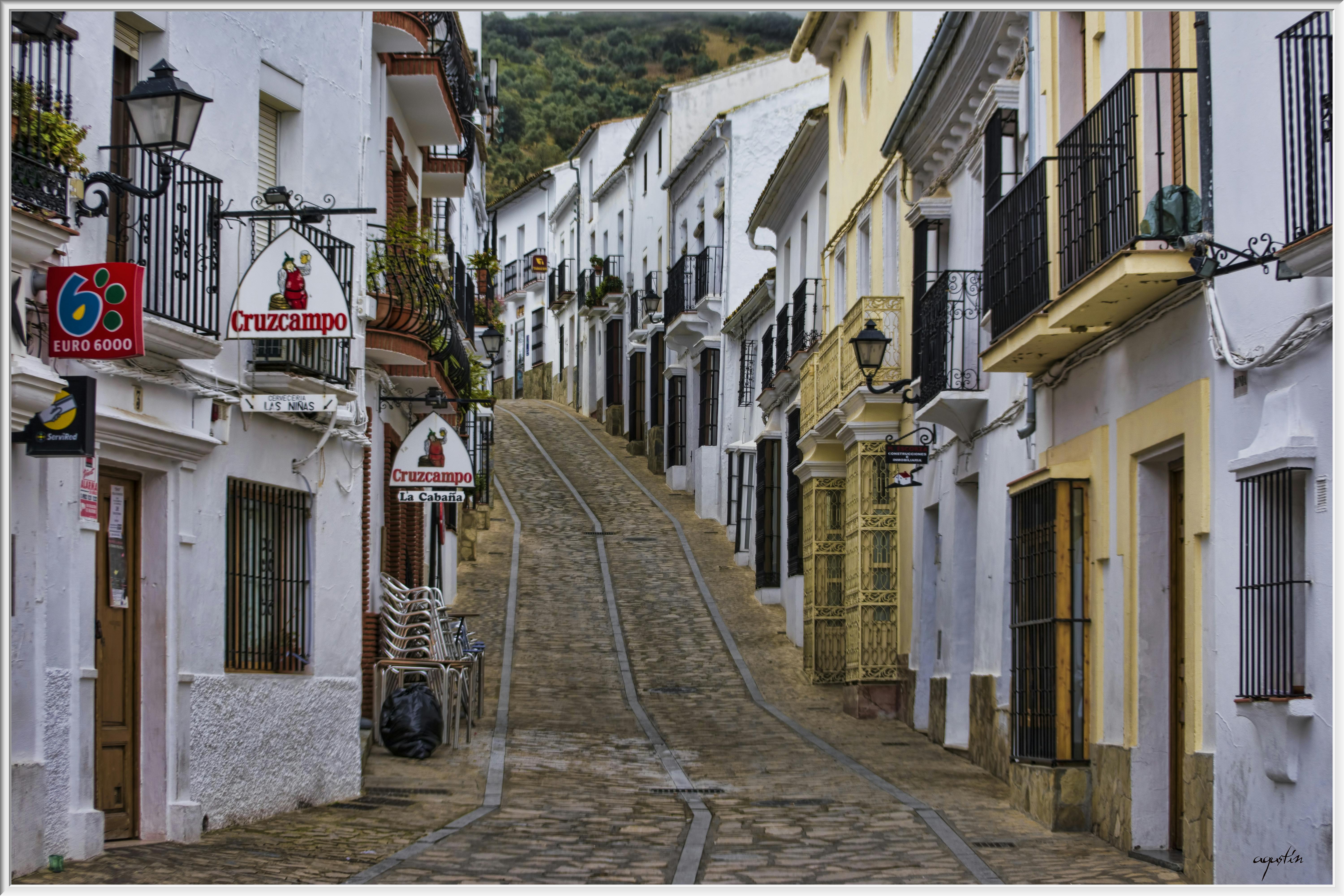 streets of cadiz spain